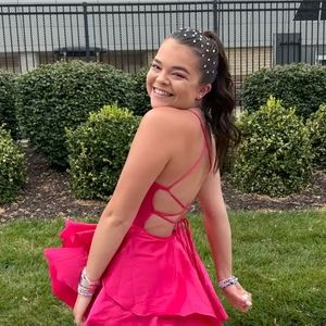 Meet your Posher, Nora